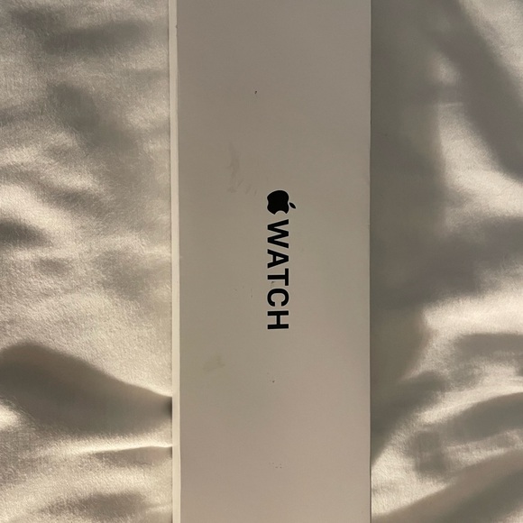 Apple Watch SE (2nd gen) 40mm - midnight color band - Picture 4 of 8